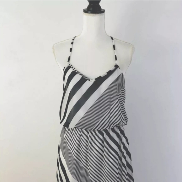 Arden B Black and White Striped Maxi Dress. Sz L (flawed) - Picture 5 of 8